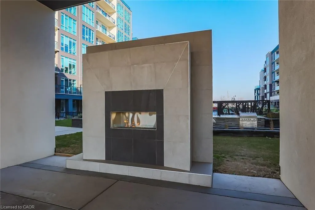 16 Concord Place #803