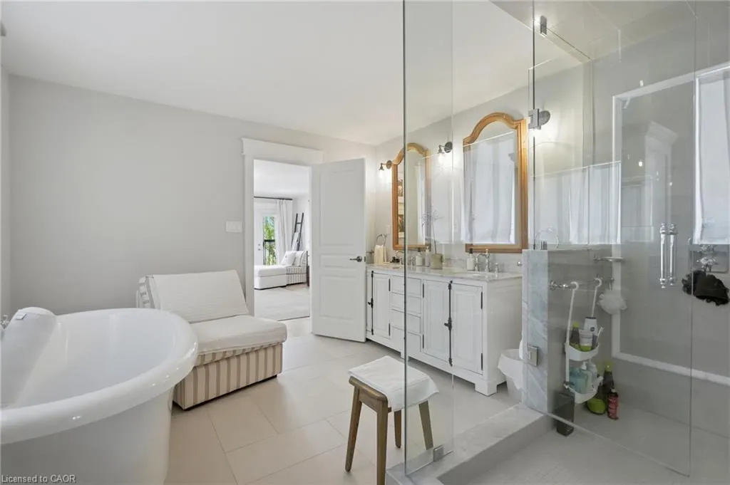 3202 Saltaire Crescent