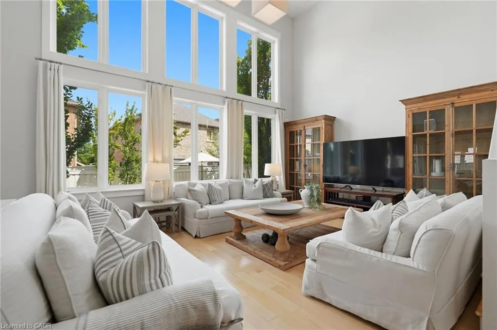3202 Saltaire Crescent