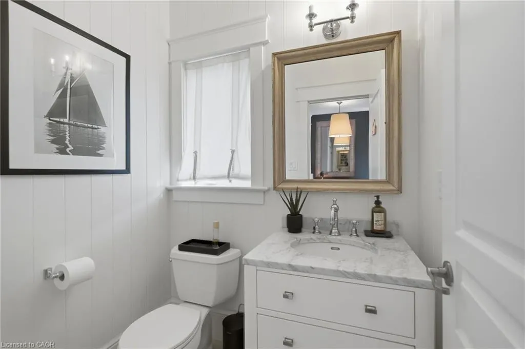 3202 Saltaire Crescent