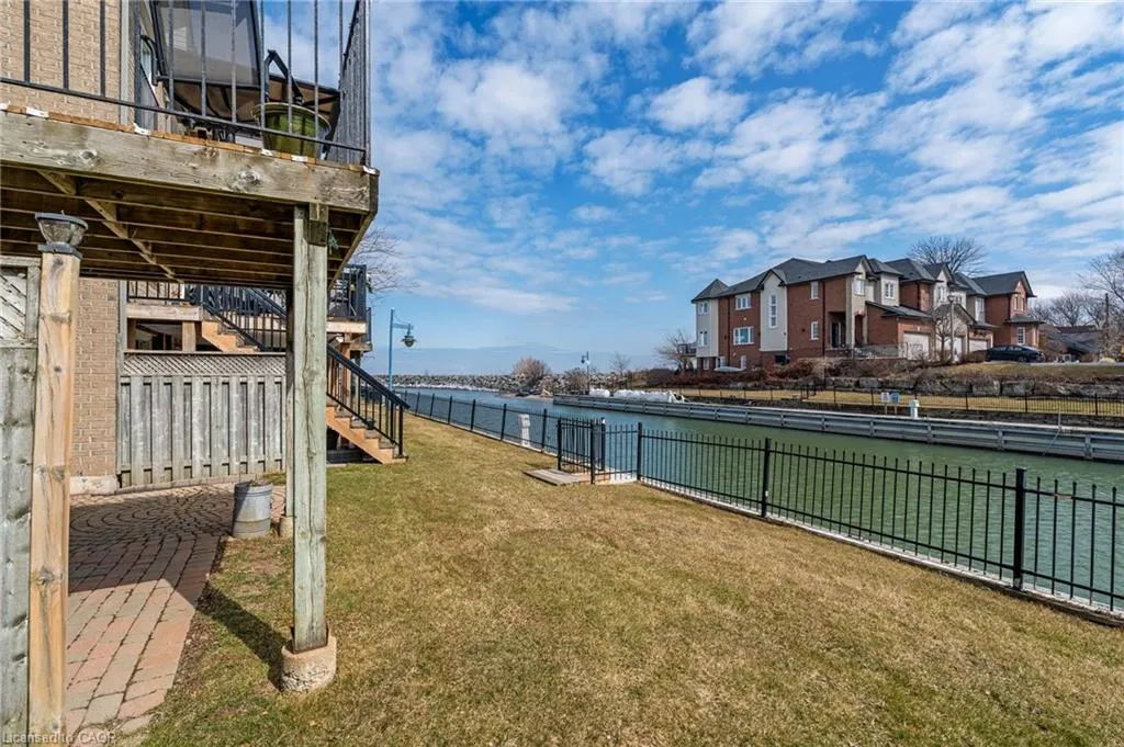 85 Edgewater Drive #10