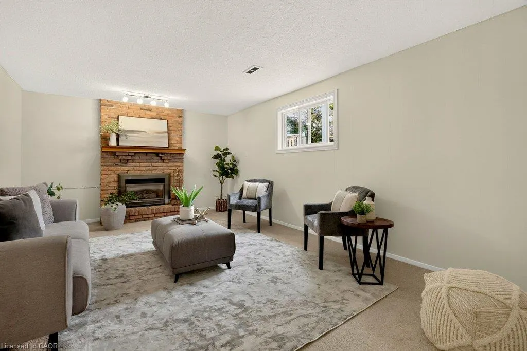 32 Beechwood Avenue