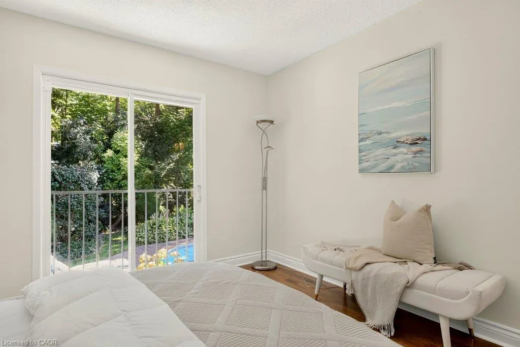 32 Beechwood Avenue