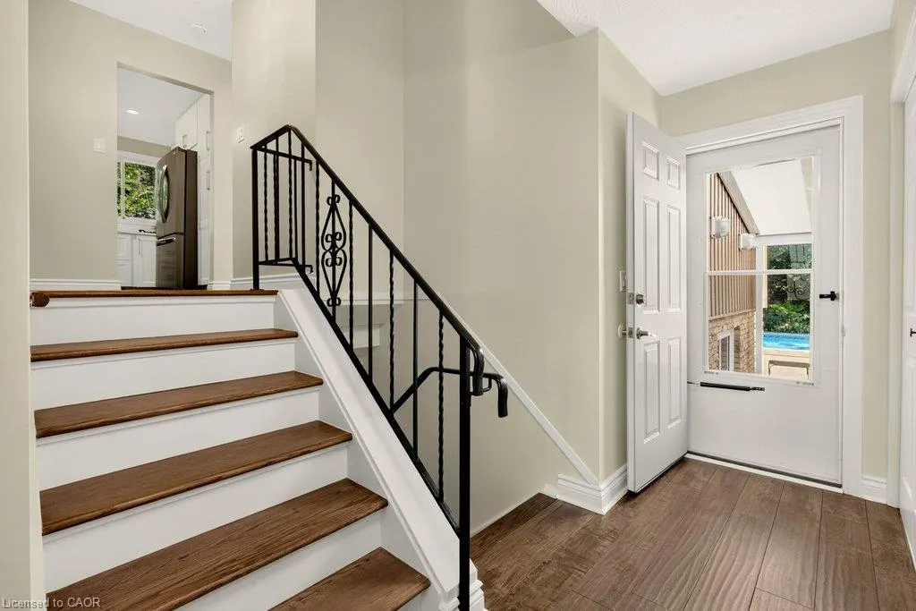 32 Beechwood Avenue