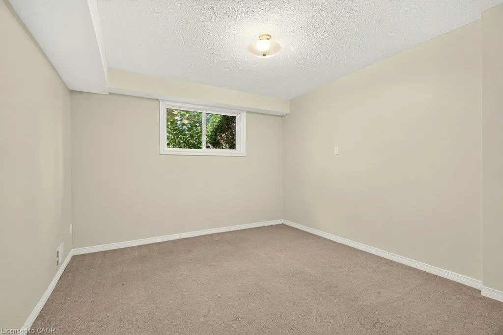 32 Beechwood Avenue