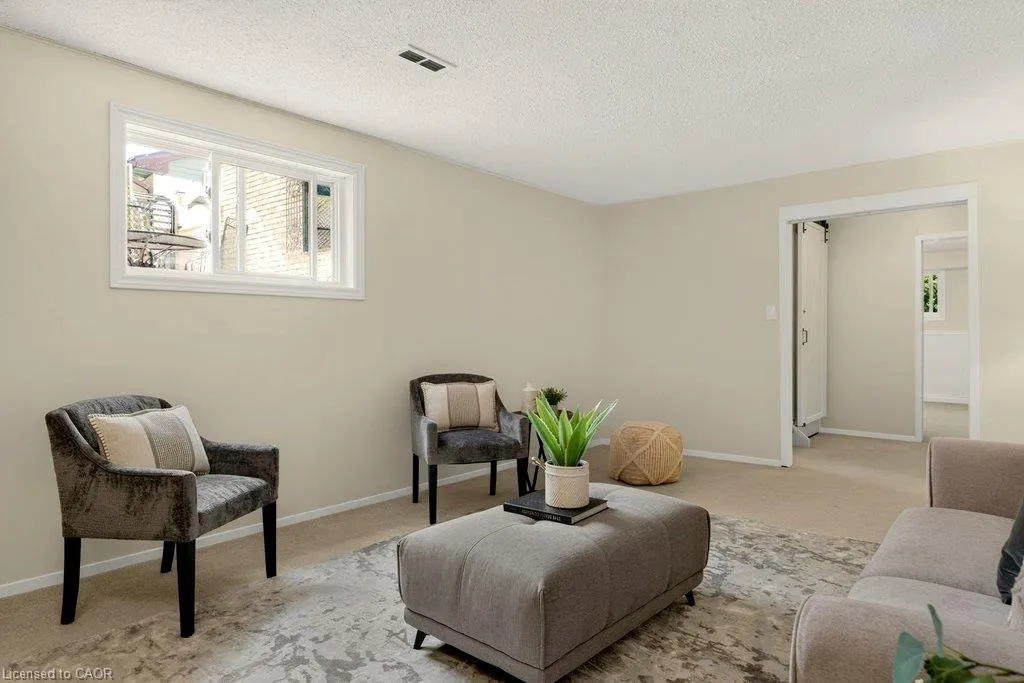 32 Beechwood Avenue