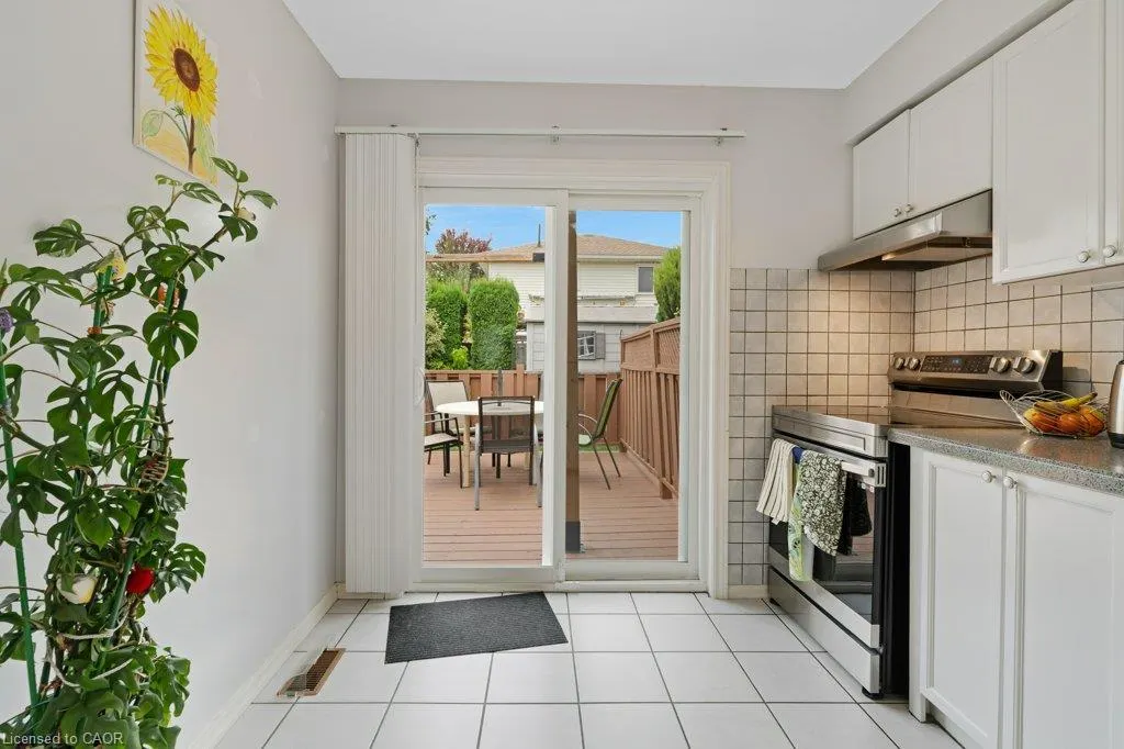 94 Dawn Crescent