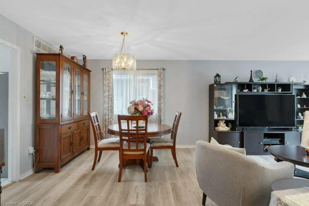 94 Dawn Crescent