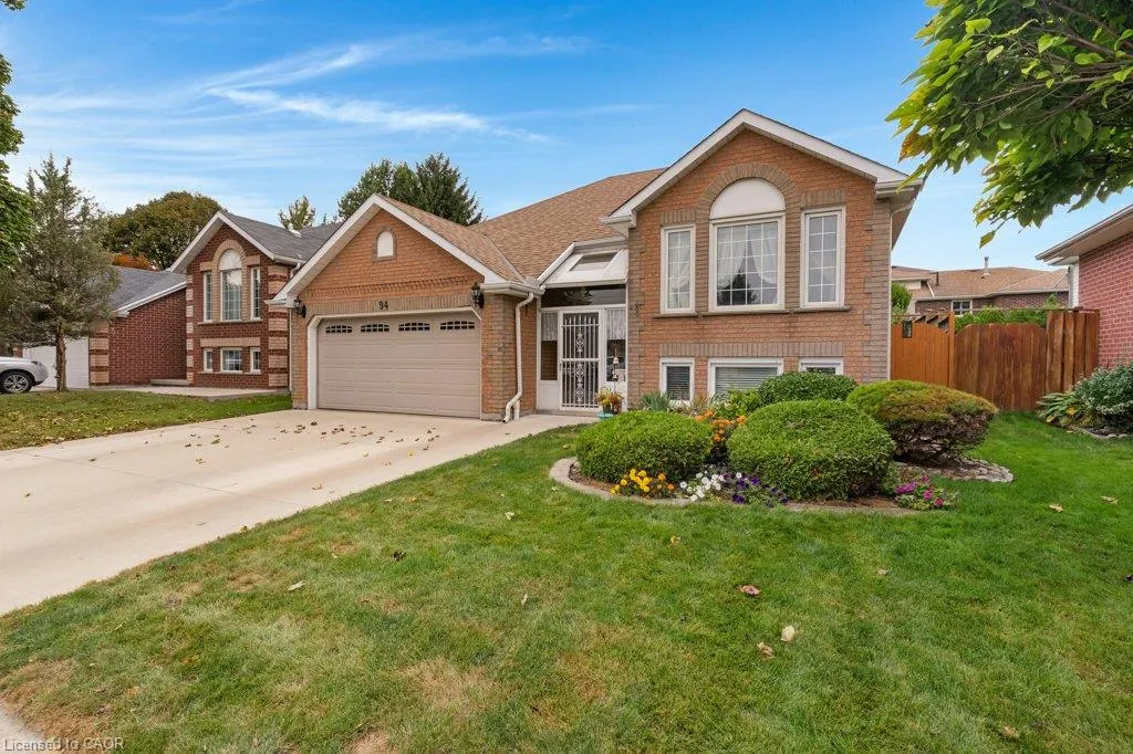 94 Dawn Crescent