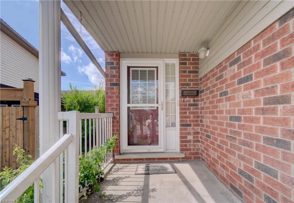 1064 Copper Leaf Crescent
