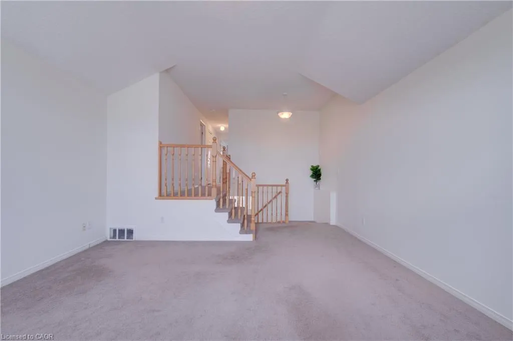 1064 Copper Leaf Crescent