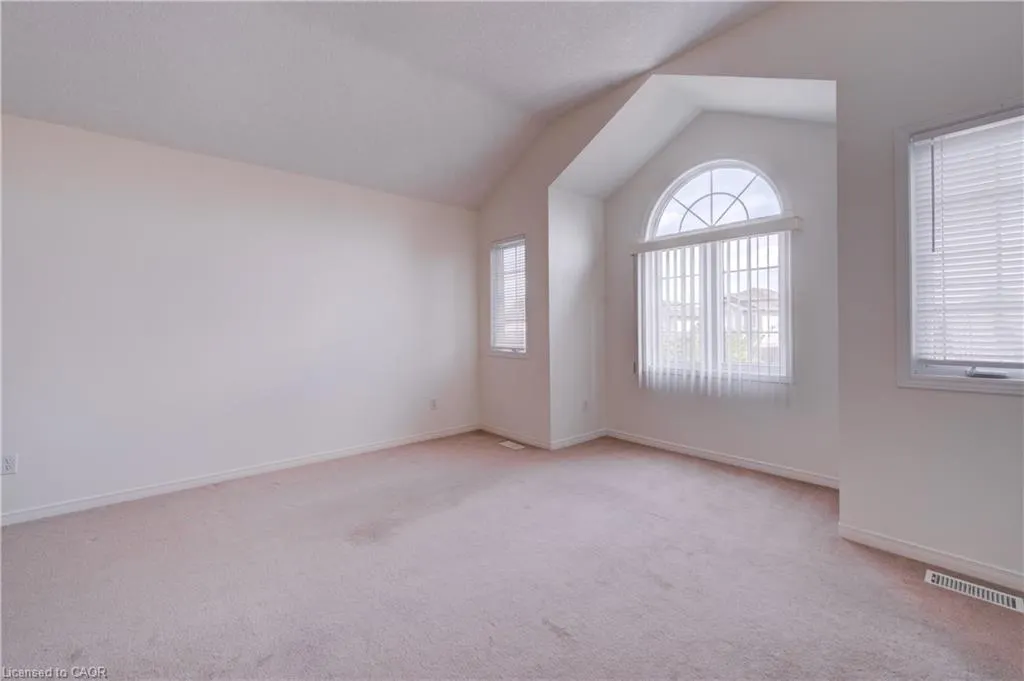 1064 Copper Leaf Crescent