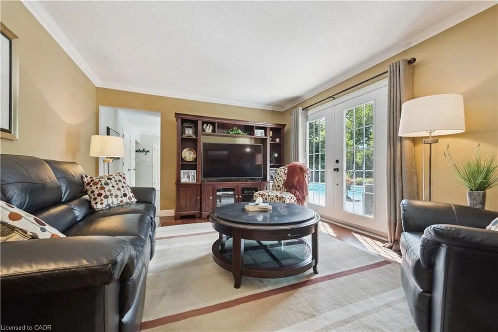 250 Mccraney Street W