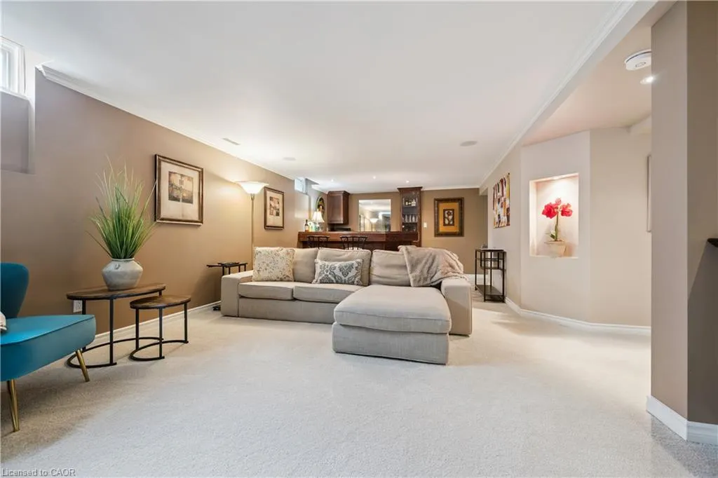 250 Mccraney Street W