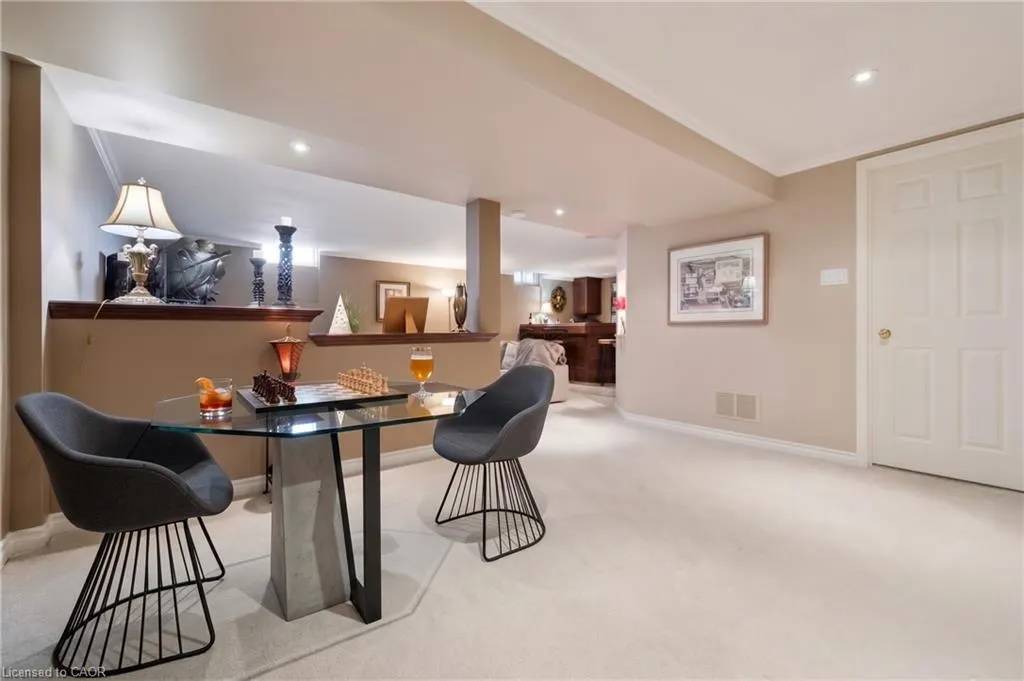 250 Mccraney Street W
