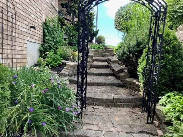 10 Cobblestone Drive #25