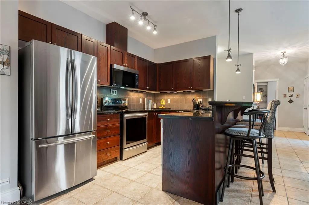 10 Cobblestone Drive #25