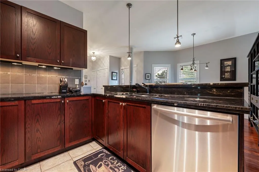 10 Cobblestone Drive #25