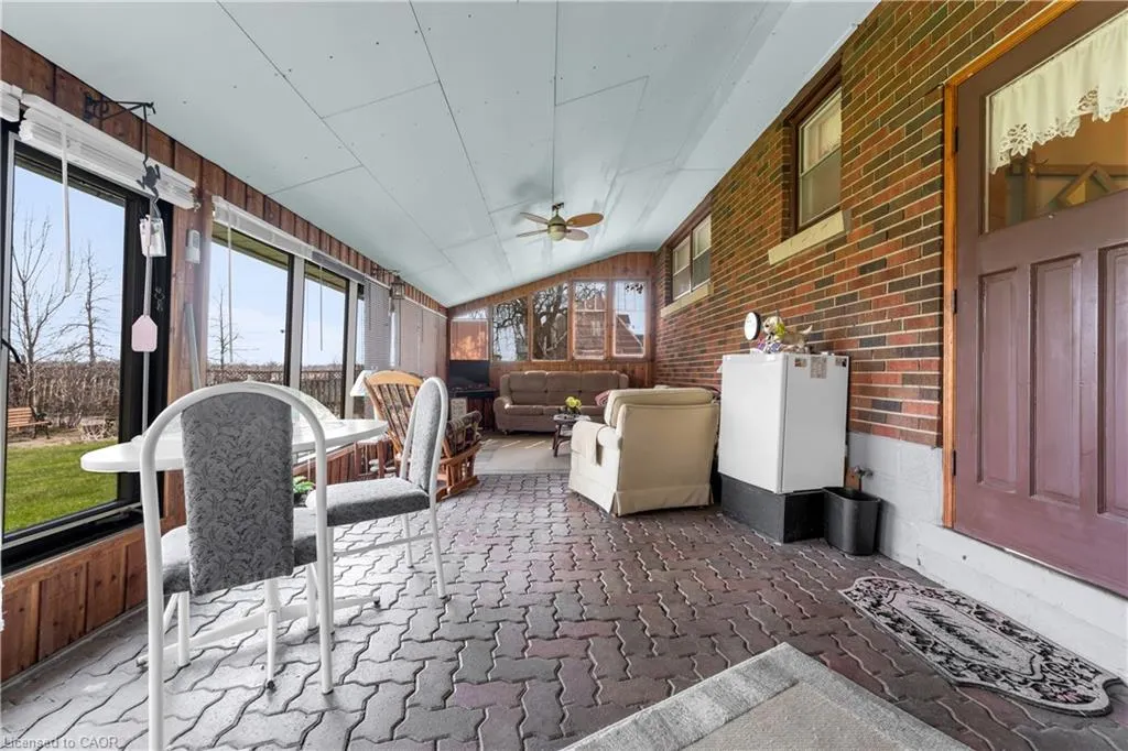 609 Green Mountain Road E