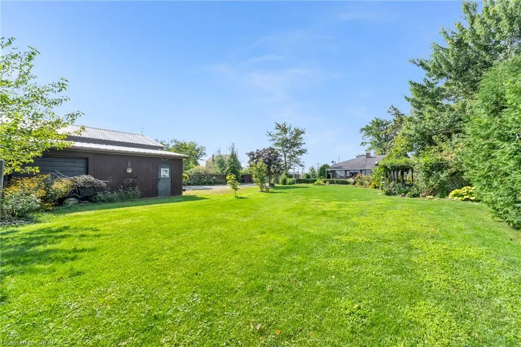 609 Green Mountain Road E