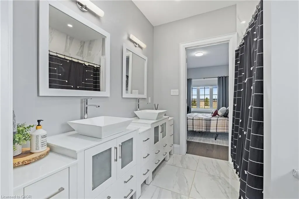 9677 Tenth Sideroad
