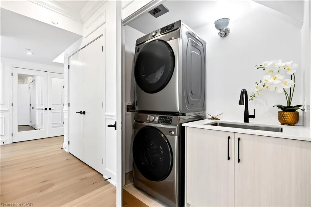 2450 Old Bronte Road #702