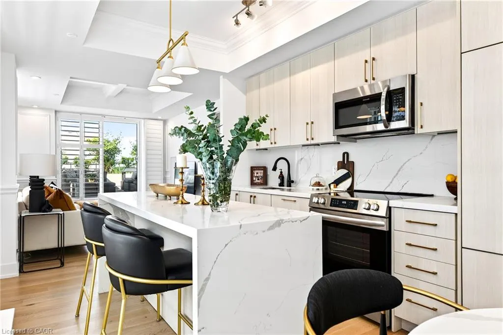2450 Old Bronte Road #702