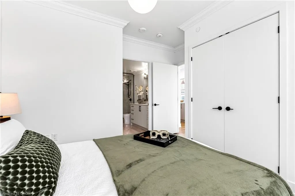 2450 Old Bronte Road #702