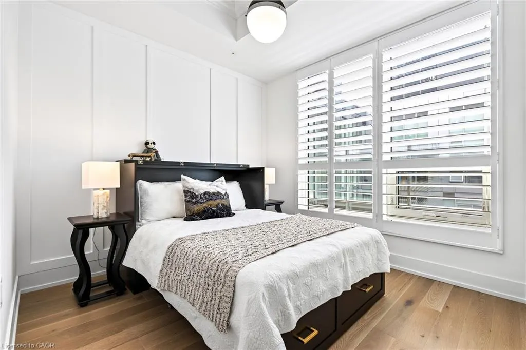 2450 Old Bronte Road #702