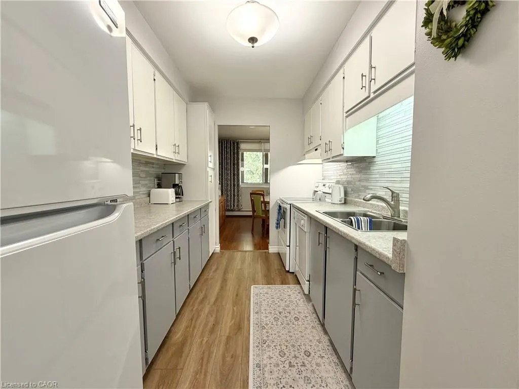 944 Caledonian View #301