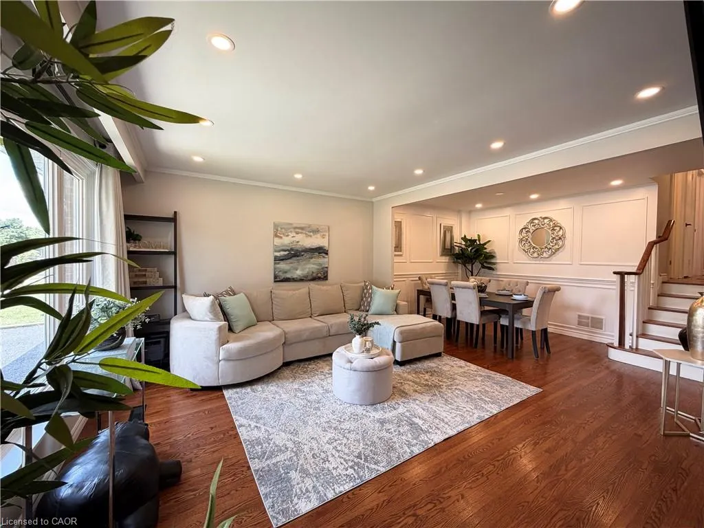 238 Laurier Avenue