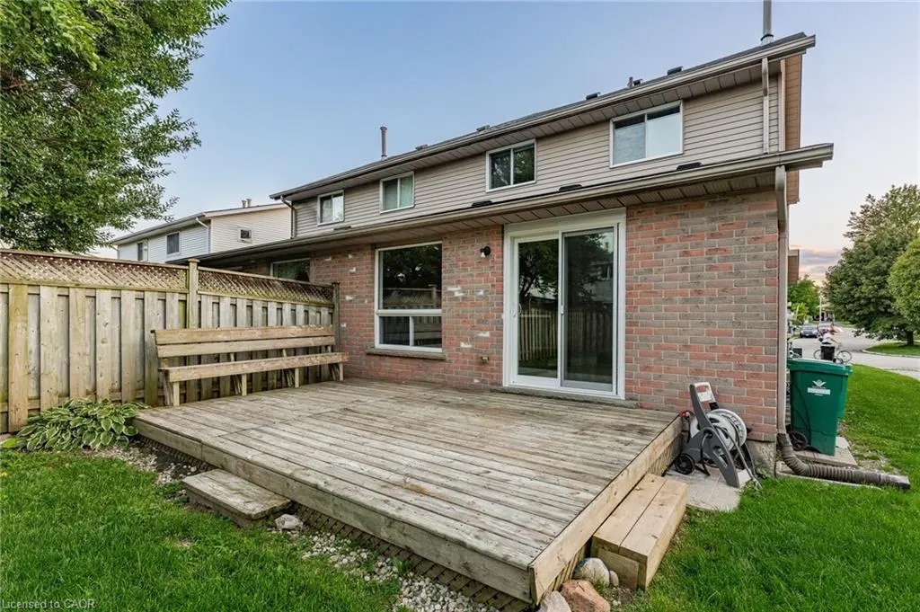 601 Pinerow Crescent #A