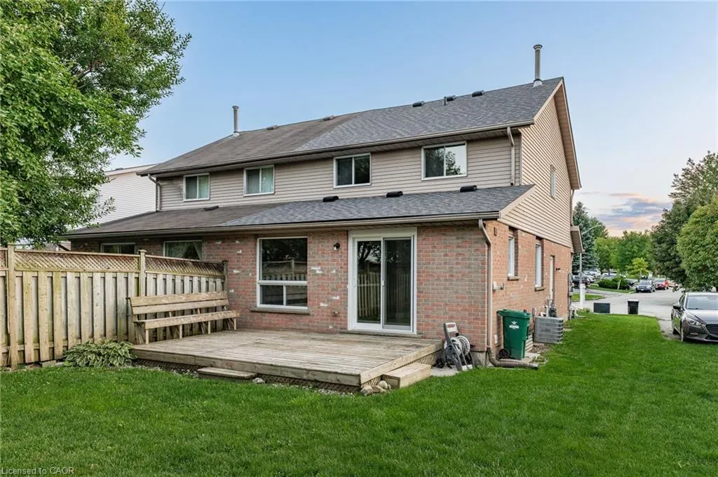 601 Pinerow Crescent #A