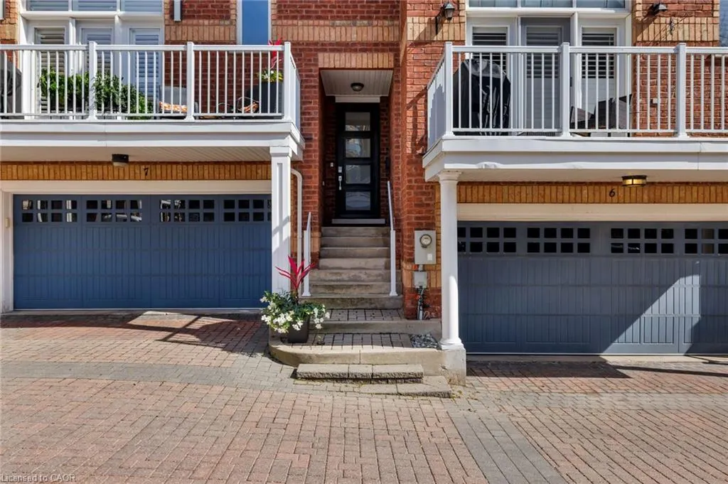 120 Bronte Road #7