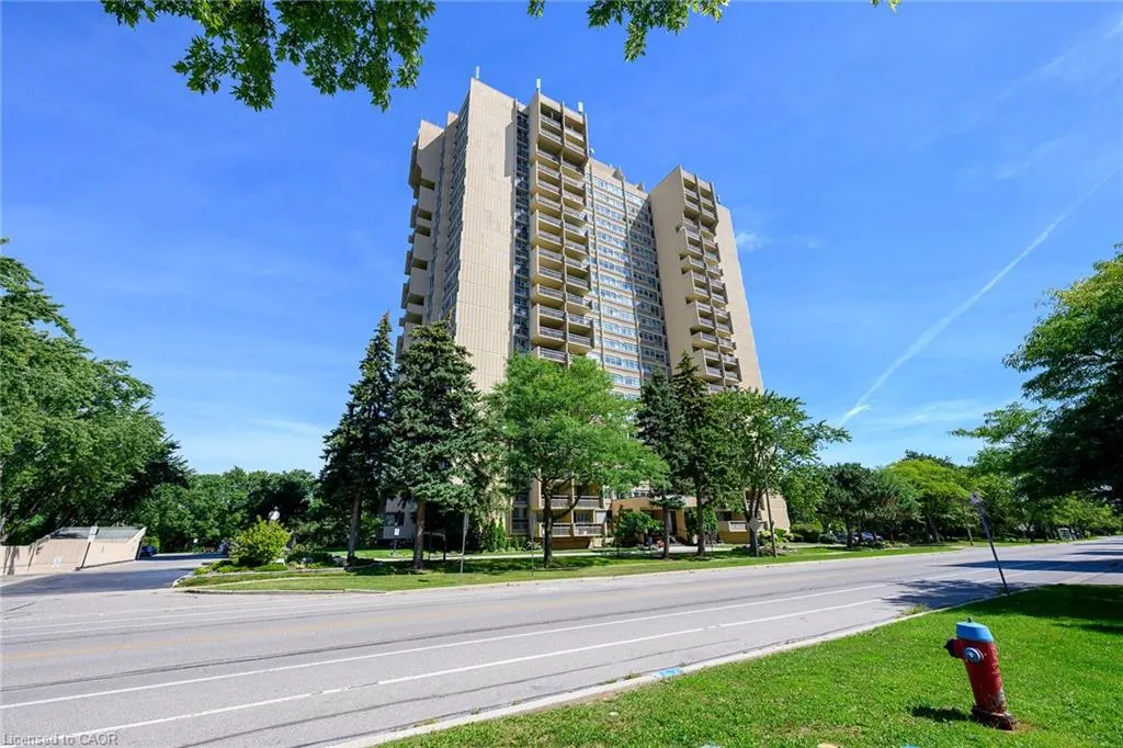 1359 White Oaks Boulevard #205