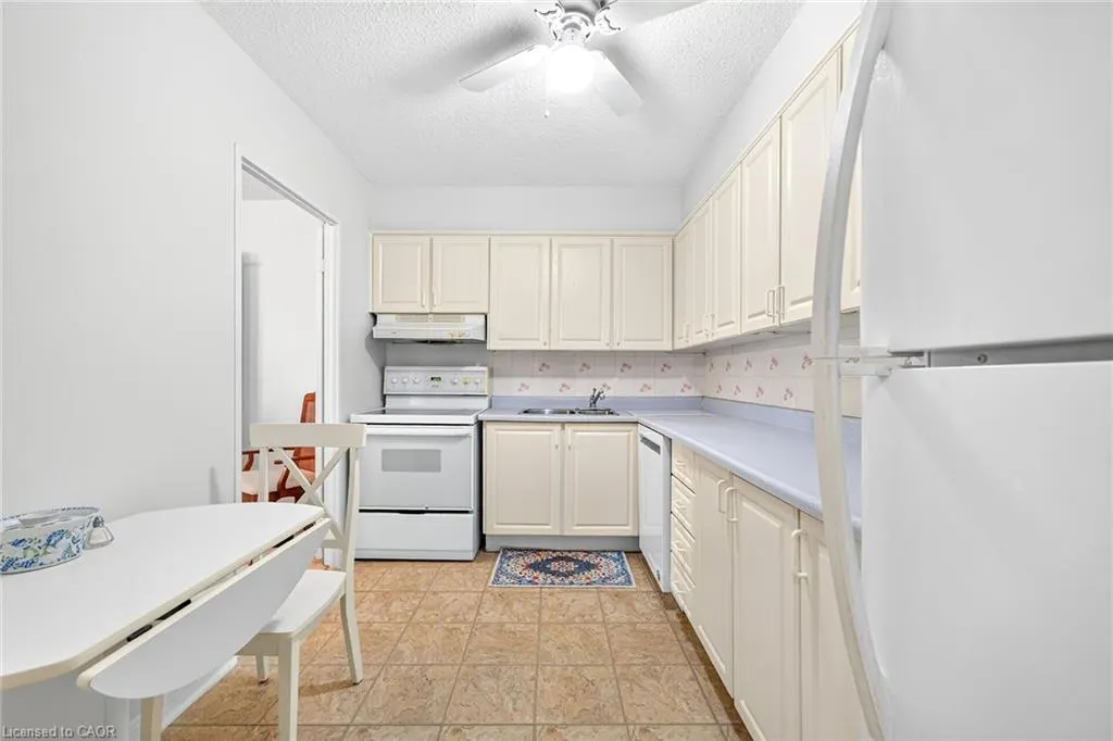 1359 White Oaks Boulevard #205