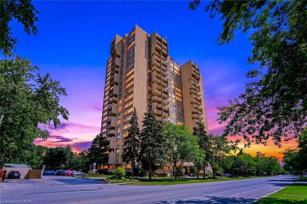 1359 White Oaks Boulevard #205