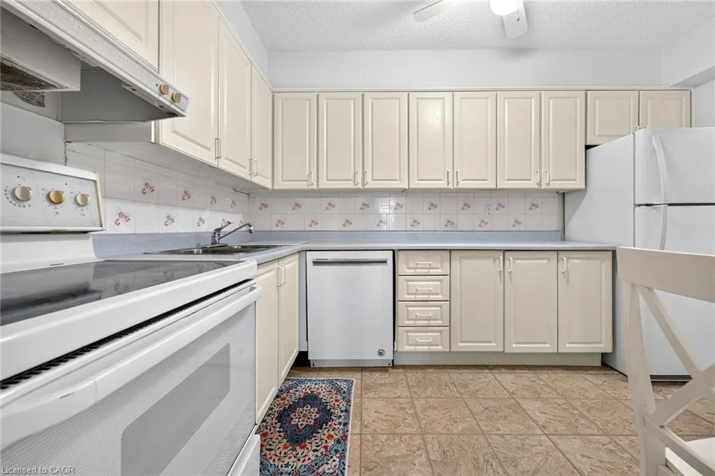 1359 White Oaks Boulevard #205