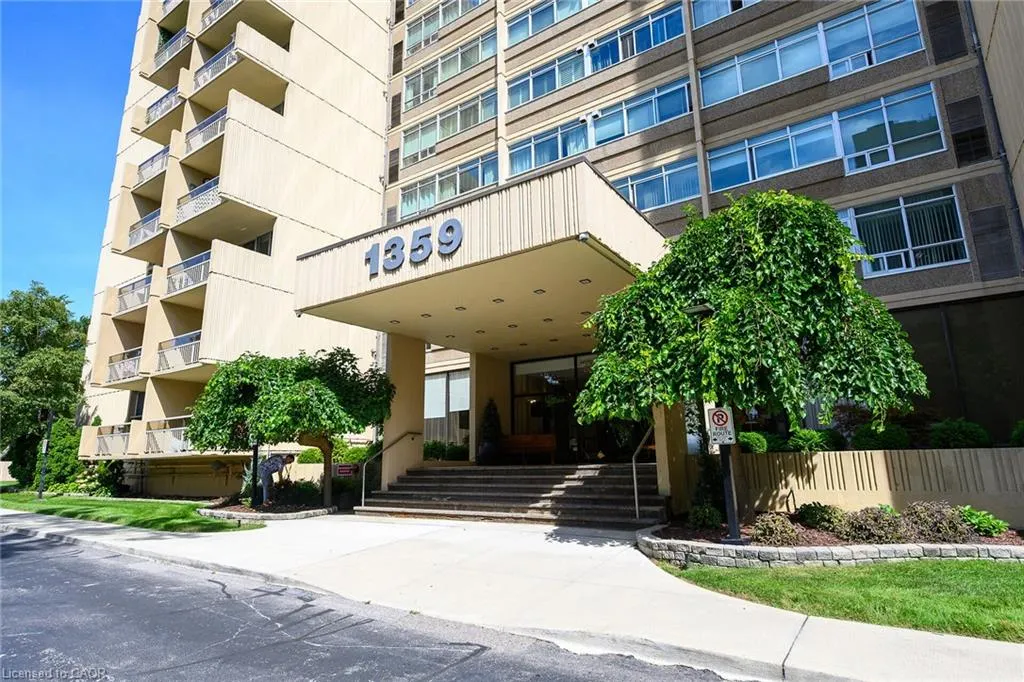 1359 White Oaks Boulevard #205