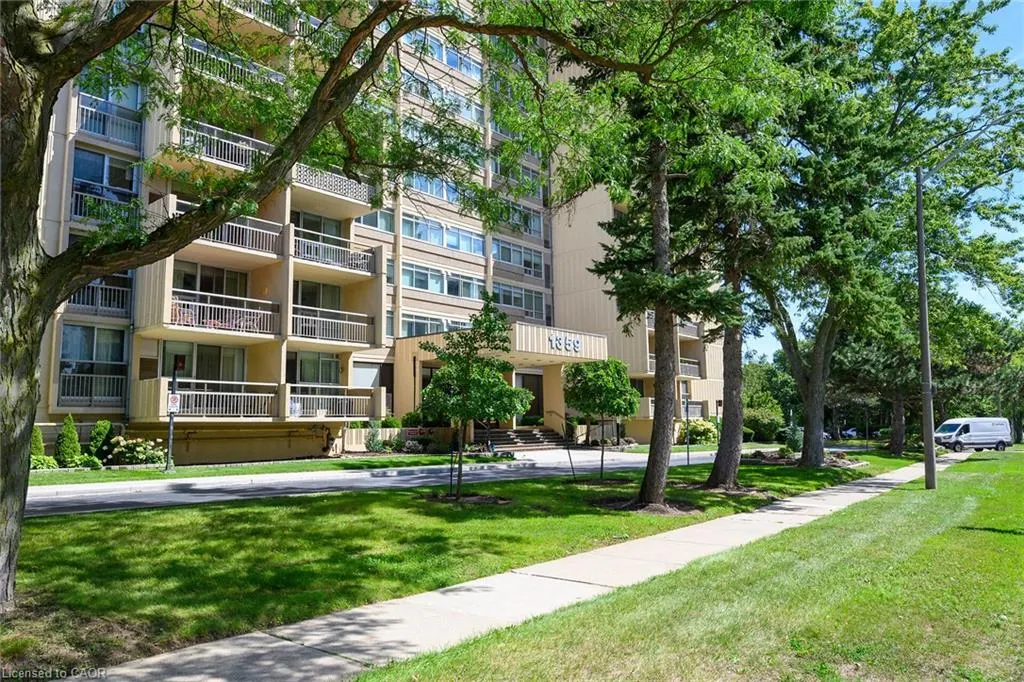 1359 White Oaks Boulevard #205