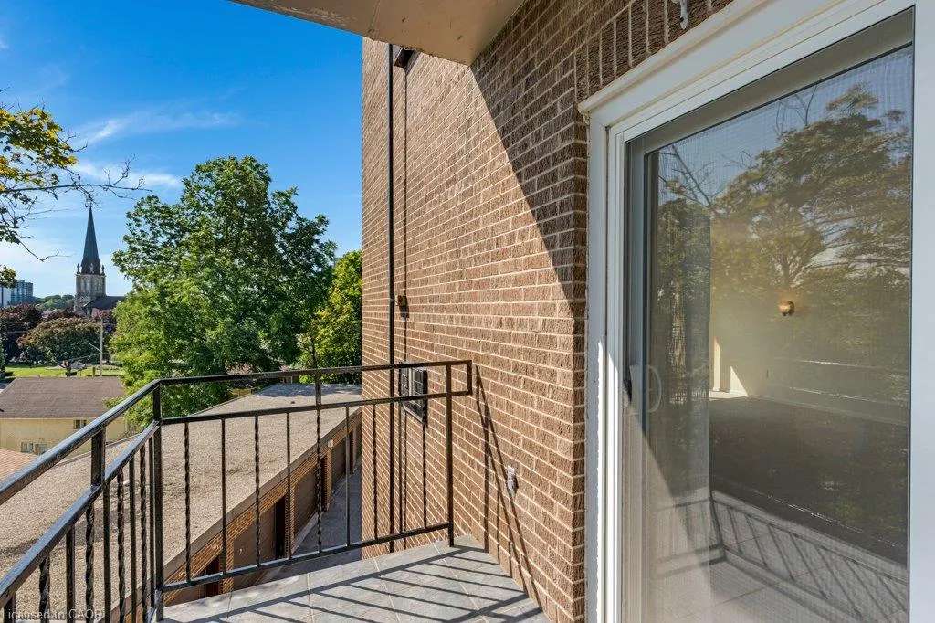 26 Wentworth Avenue #2 S
