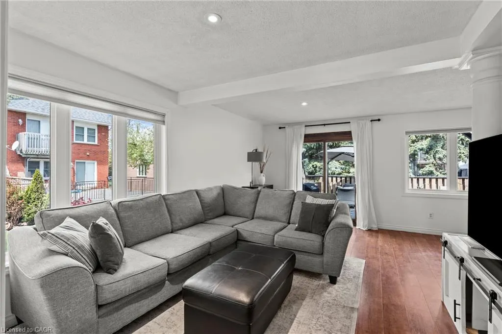 5 Harbour Drive