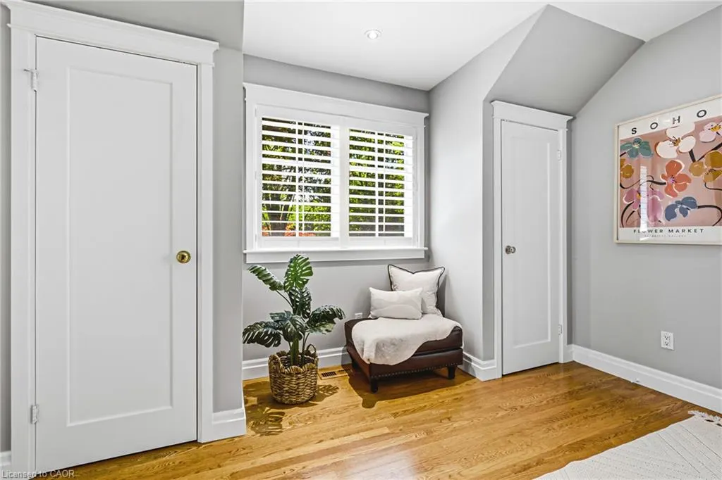 7 Colonial Crescent