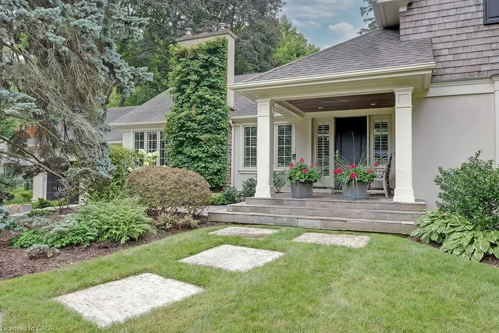 7 Colonial Crescent