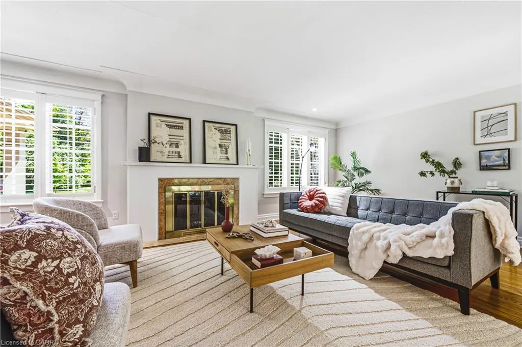 7 Colonial Crescent
