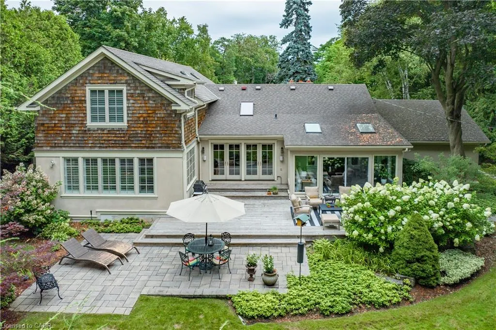 7 Colonial Crescent
