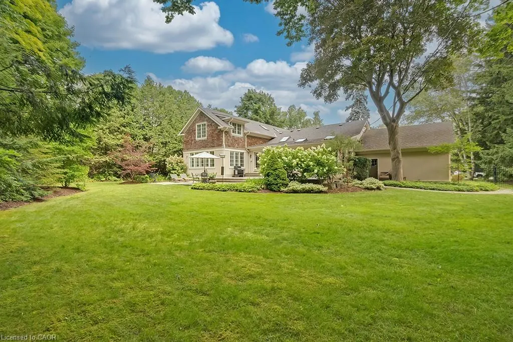 7 Colonial Crescent