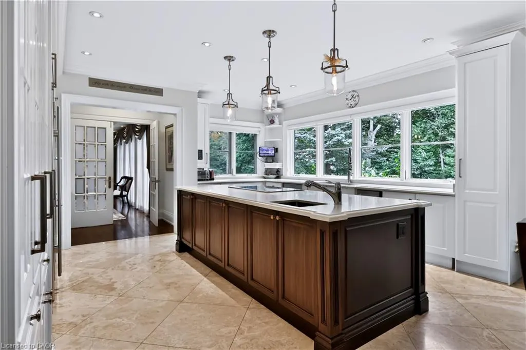 541 Arrowhead Road