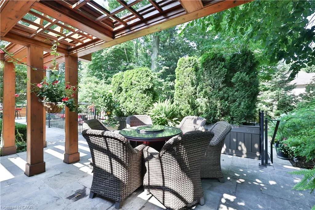 541 Arrowhead Road