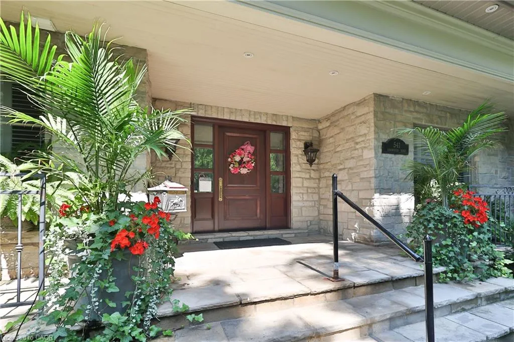 541 Arrowhead Road